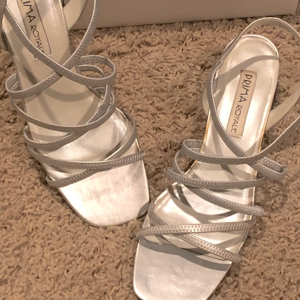 Prima Royale Twiggy Silver sandal sz 8